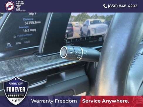 Used 2021 Cadillac Escalade Premium Luxury RWD image 20