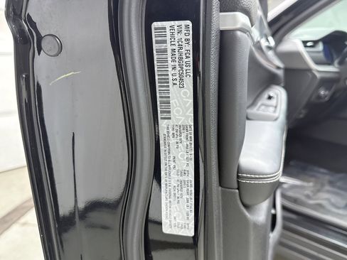 Used 2023 Jeep Grand Cherokee Limited w/ Luxury Tech Group II image 25