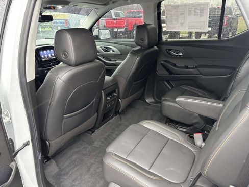 Used 2021 Chevrolet Traverse RS image 30