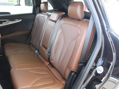 Used 2023 Lincoln Nautilus Reserve w/ Monochromatic Package image 23