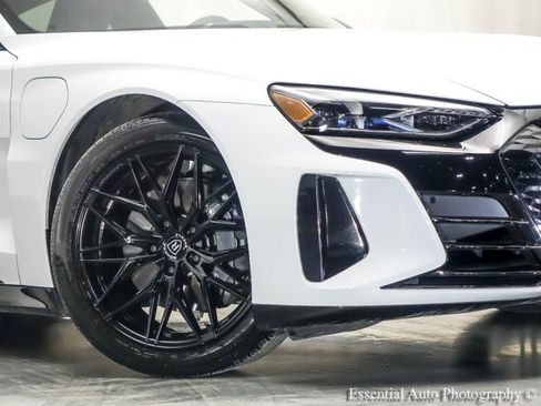 Used 2022 Audi e-tron GT Premium Plus AWD/4WD image 3