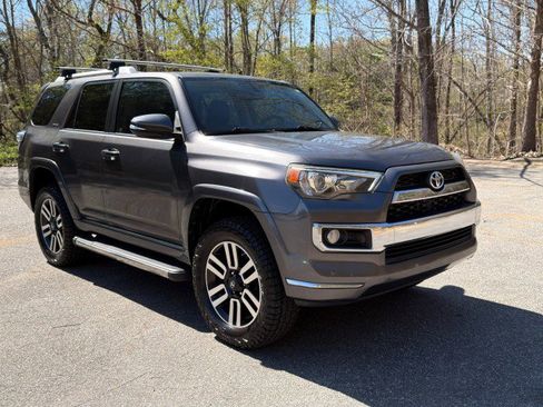 Used 2018 Toyota 4Runner Limited image 4