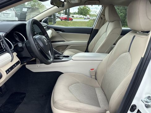 Used 2024 Toyota Camry LE image 11