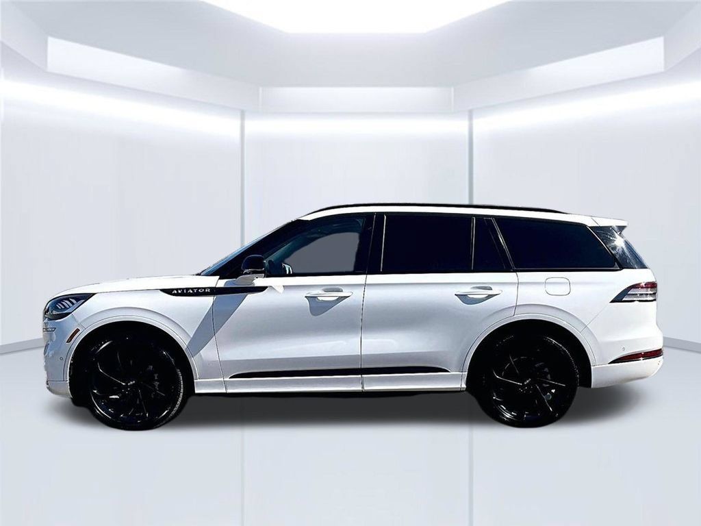Used 2022 Lincoln Aviator Reserve w/ Equipment Group 201A AWD/4WD image 37
