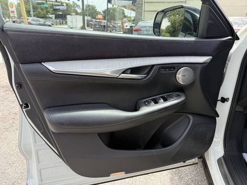 Used 2019 INFINITI QX50 Essential w/ Sensory Package AWD/4WD image 11