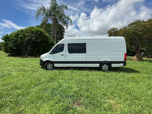 Used 2019 Mercedes-Benz Sprinter 170 image 3