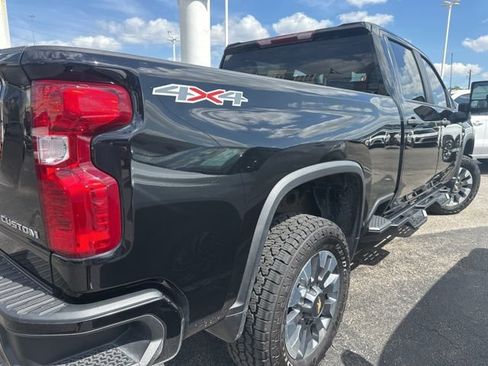 Used 2023 Chevrolet Silverado 2500 Custom w/ Custom Convenience Package image 1