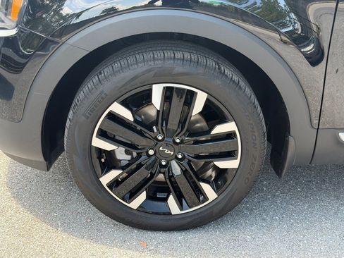 Certified 2025 Kia Telluride SX w/ SX Captain's Chair Package FWD image 10