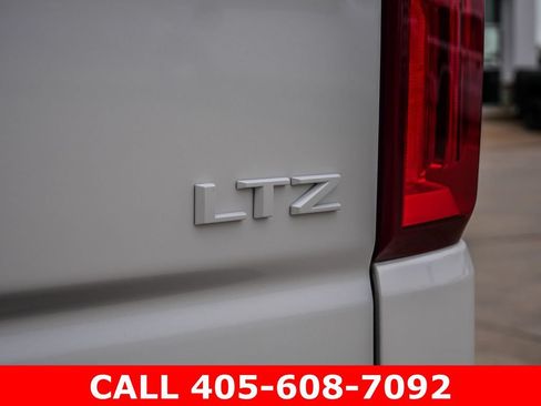 Used 2022 Chevrolet Silverado 1500 LTZ w/ LTZ Premium Package AWD/4WD image 14
