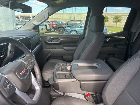 Used 2025 GMC Sierra 1500 Elevation image 7