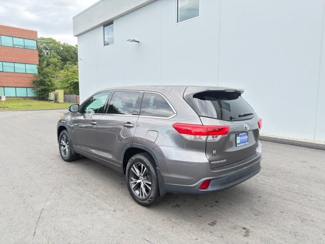 Used 2018 Toyota Highlander LE AWD/4WD image 7