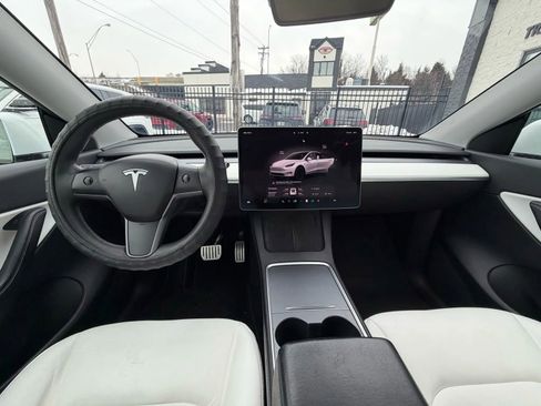 Used 2022 Tesla Model Y Performance image 45