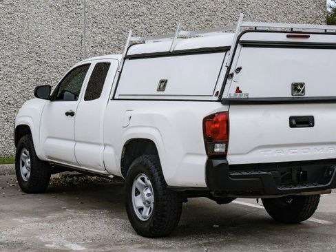 Used 2022 Toyota Tacoma SR image 13