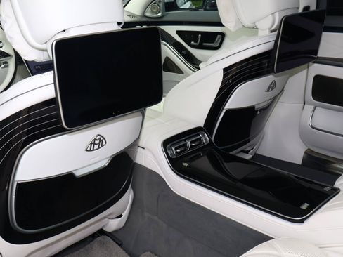 Used 2024 Mercedes-Benz Maybach S 580 4MATIC image 26