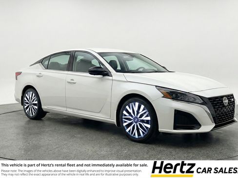 Used 2025 Nissan Altima 2.5 SV FWD image 1