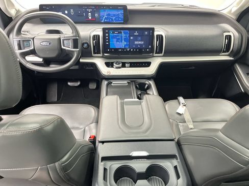 Certified 2025 Ford Expedition Active AWD/4WD image 4