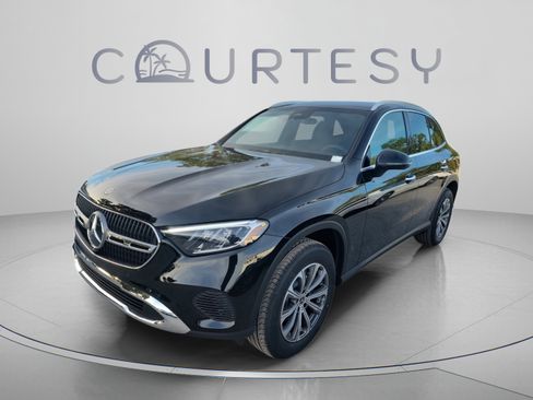 Certified 2026 Mercedes-Benz GLC 300 image 1