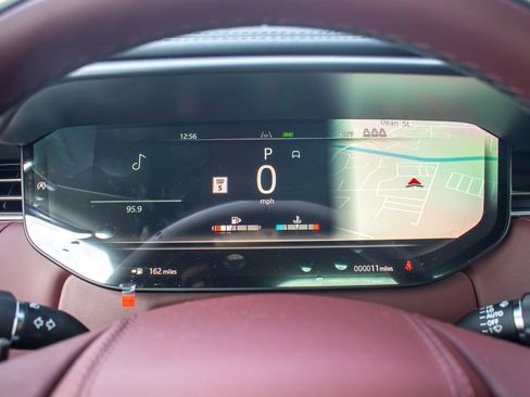 New 2026 Land Rover Range Rover Sport Dynamic SE AWD/4WD image 13