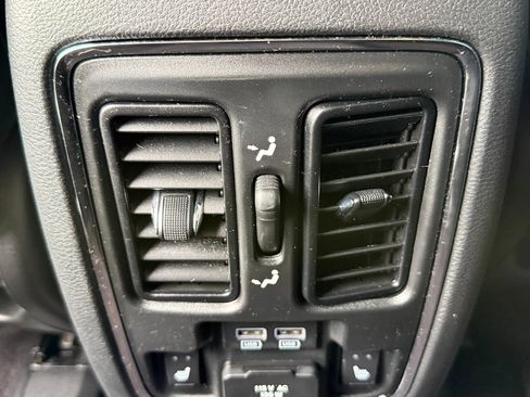 Used 2017 Jeep Grand Cherokee Limited RWD image 20