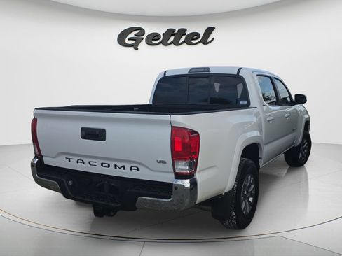 Used 2017 Toyota Tacoma SR5 w/ Tow Package RWD image 3