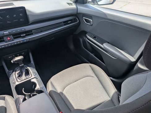 Used 2025 Kia K4 FWD image 17