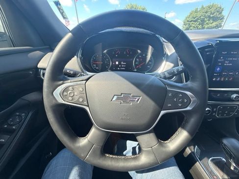 Used 2023 Chevrolet Traverse RS AWD/4WD image 19
