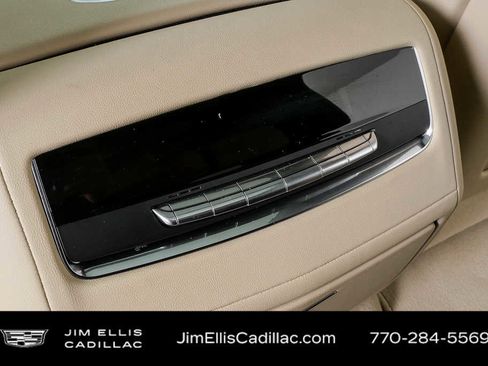 Used 2024 Cadillac Escalade Premium Luxury image 20