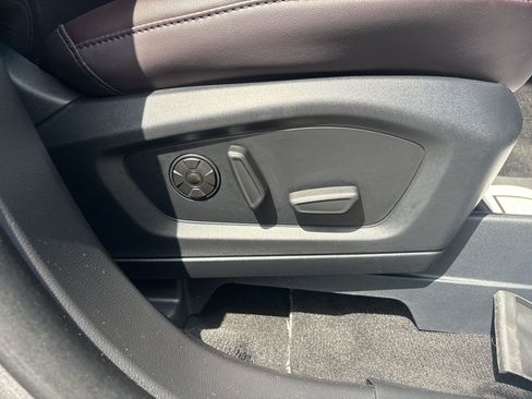 Certified 2025 Ford Explorer Platinum RWD image 24