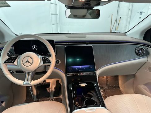 New 2026 Mercedes-Benz EQE 320 4MATIC SUV image 21