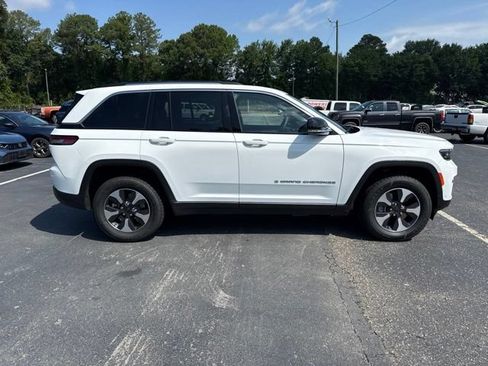 Used 2022 Jeep Grand Cherokee Limited 4xe w/ Luxury Tech Group II AWD/4WD image 6