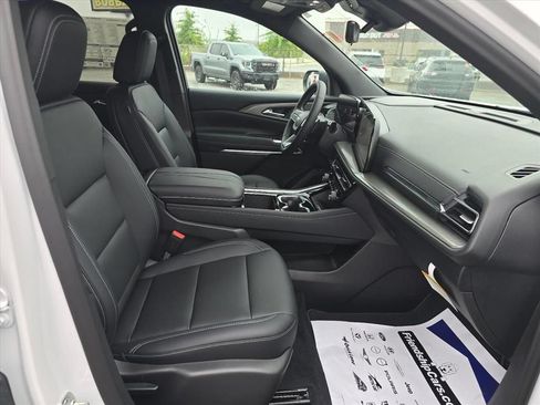 New 2026 Chevrolet Traverse LT w/ Driver Confidence Package FWD image 13