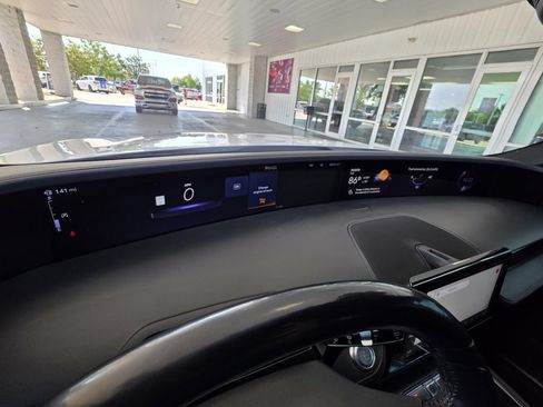 Used 2024 Lincoln Nautilus Premier w/ Equipment Group 102A AWD/4WD image 17