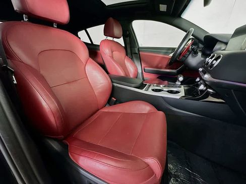 Used 2018 Kia Stinger GT1 image 15