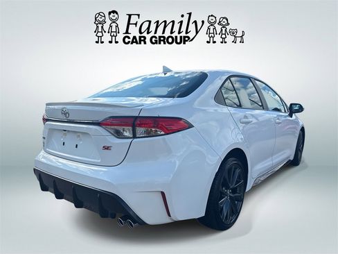 Used 2025 Toyota Corolla SE image 3