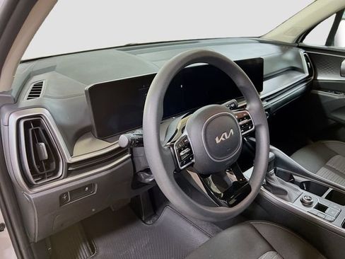 Certified 2024 Kia Sorento LX image 9