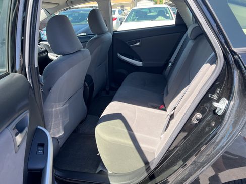 Used 2013 Toyota Prius Two FWD image 9