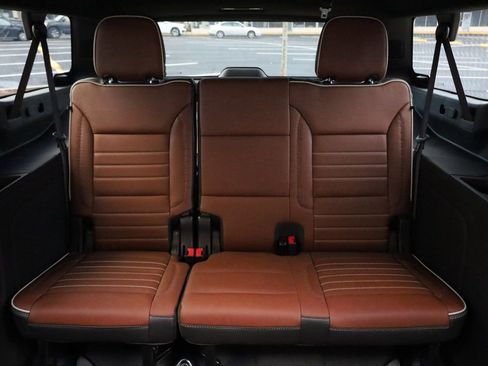 Used 2023 GMC Yukon XL Denali Ultimate image 16