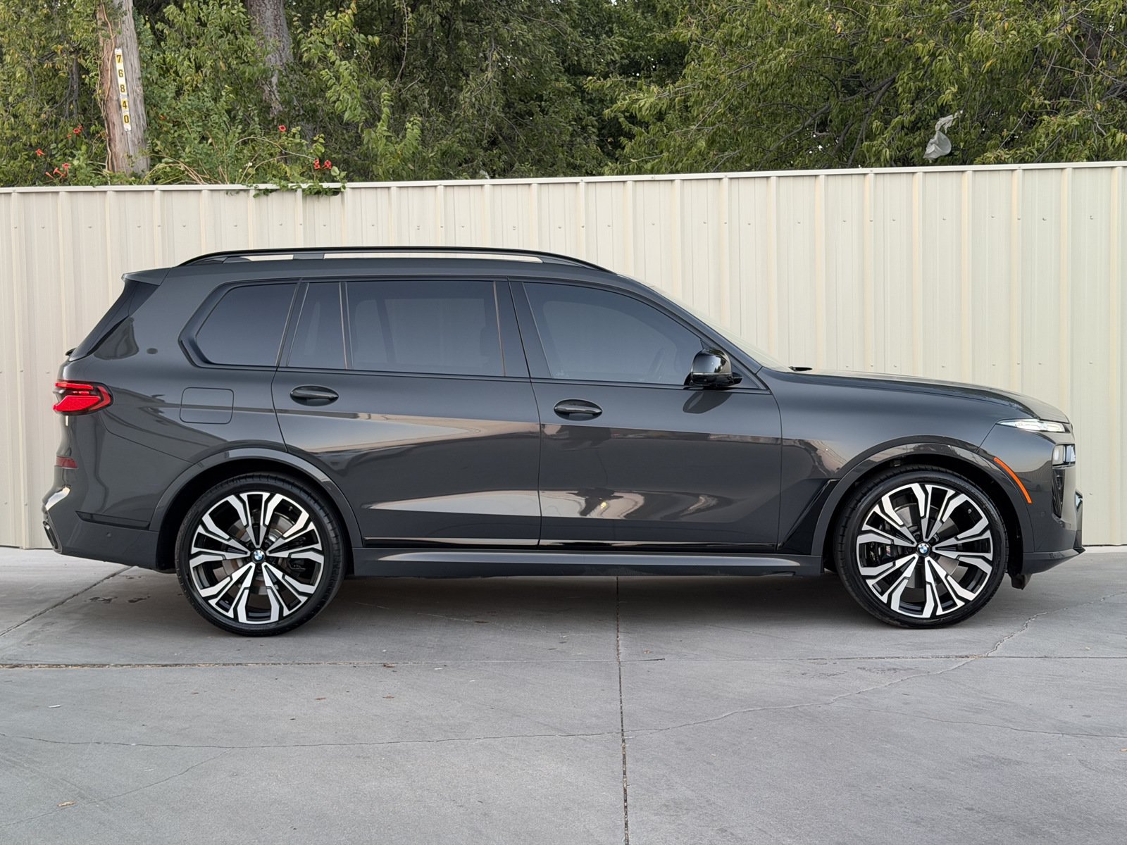 Used 2024 BMW X7 M60i w/ Executive Package AWD/4WD image 4