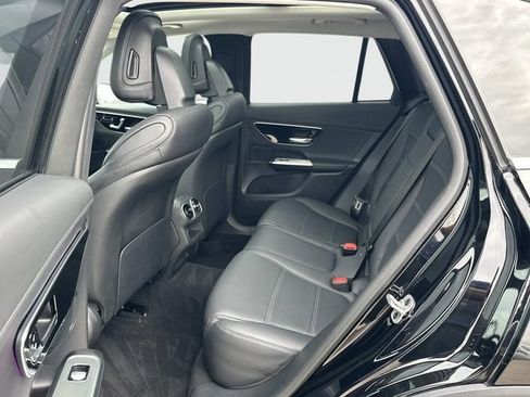 Used 2023 Mercedes-Benz GLC 300 4MATIC image 17