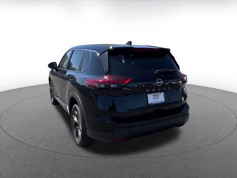 Used 2025 Nissan Rogue SV FWD image 11
