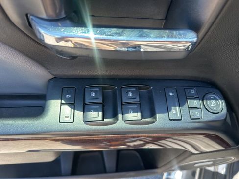 Used 2017 GMC Sierra 2500 SLT w/ Duramax Plus Package AWD/4WD image 25