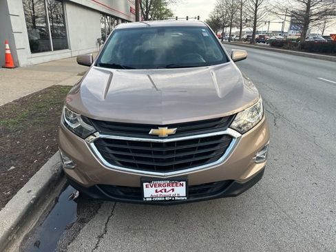 Used 2018 Chevrolet Equinox LT image 2
