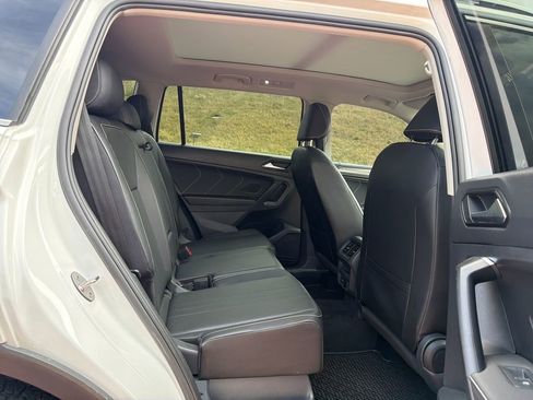Used 2022 Volkswagen Tiguan SE AWD/4WD image 29