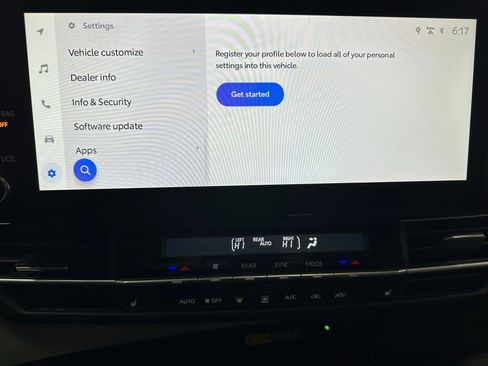 Used 2025 Toyota Sienna XLE image 38