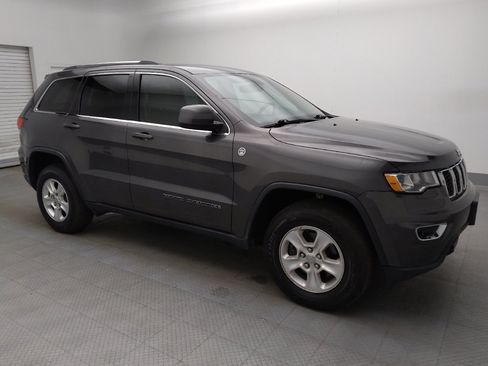 Used 2017 Jeep Grand Cherokee Laredo w/ Quick Order Package 23E AWD/4WD image 11