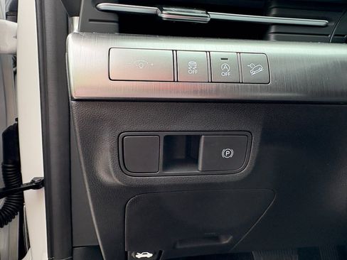 New 2026 Hyundai Kona SE FWD image 32