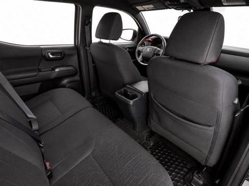 Used 2020 Toyota Tacoma TRD Off-Road AWD/4WD image 19