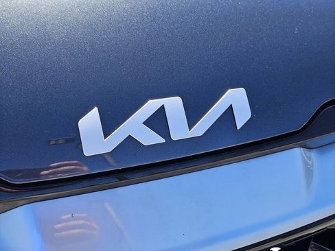 Certified 2024 Kia Sportage EX image 3