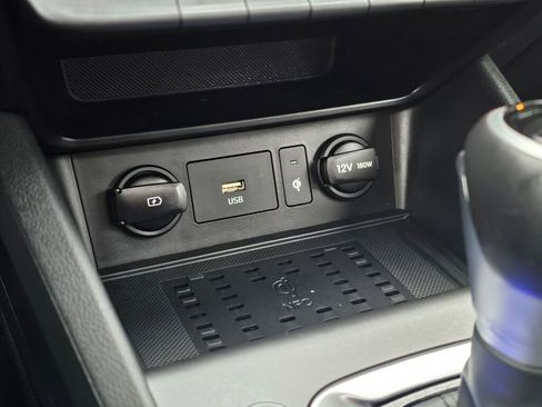 Used 2023 Hyundai Kona Limited image 27