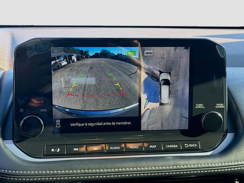 Used 2021 Nissan Rogue SL w/ Premium Package image 13